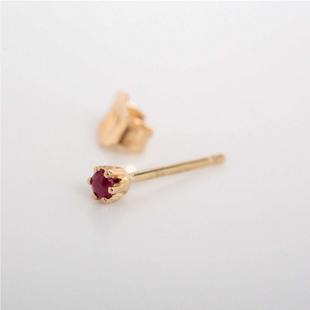 The Tiniest Stud (ruby) - Single